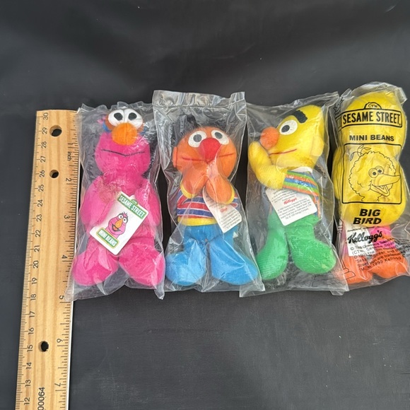 Vintage 1999 sesame street mini Beans - Picture 6 of 6